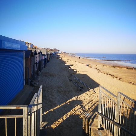 Lovely 2-Bed Caravan In Walton On The Naze Eksteriør billede