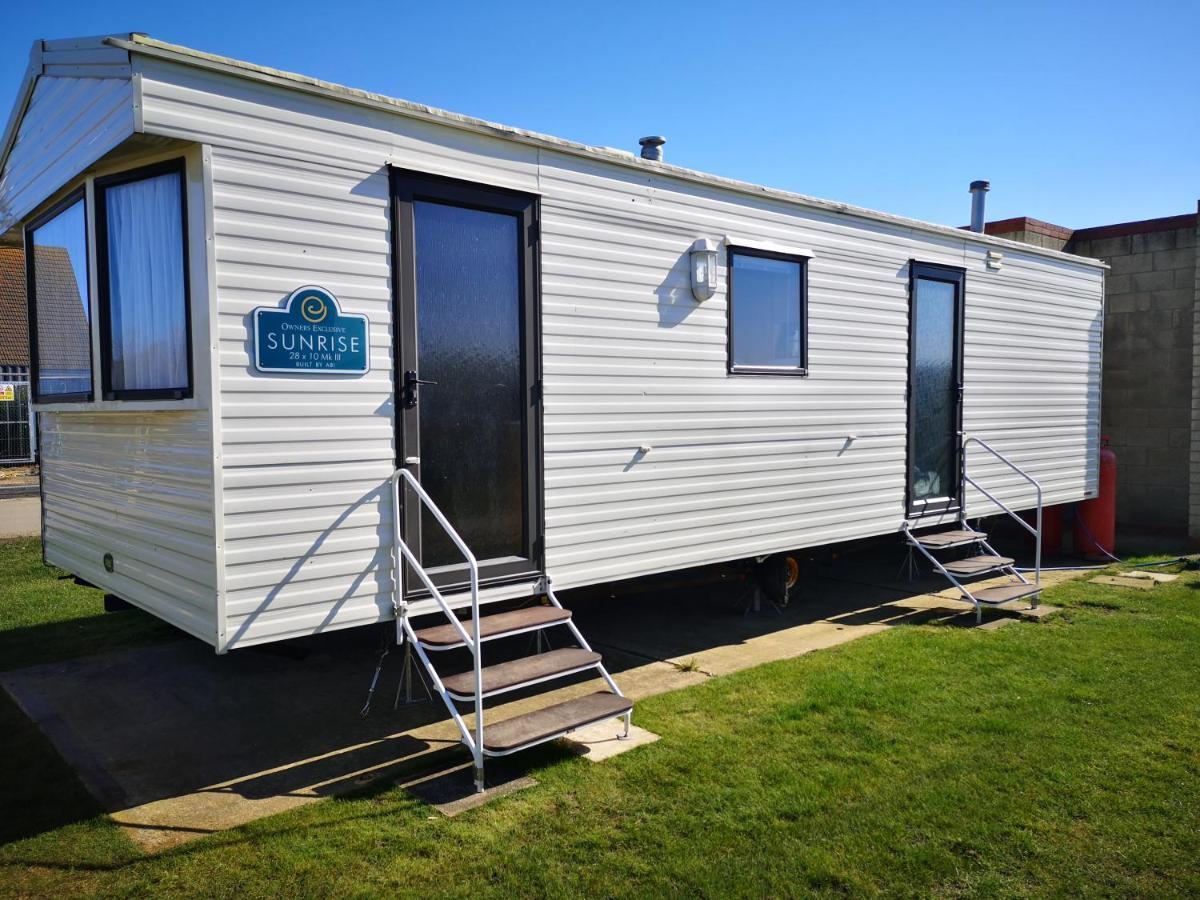 Lovely 2-Bed Caravan In Walton On The Naze Eksteriør billede